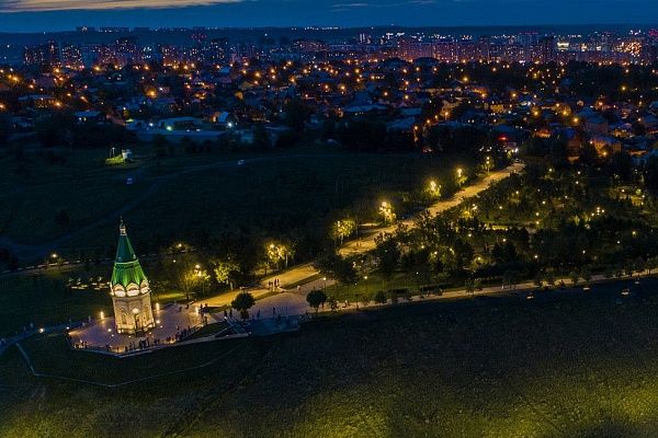 В Красноярске на Караульной горе появилась подсветка парка  
