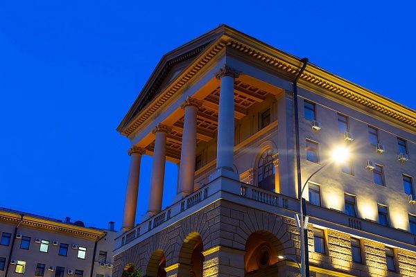 Архитектурное фасадное освещение здания с большой историей «Петровка, 38»