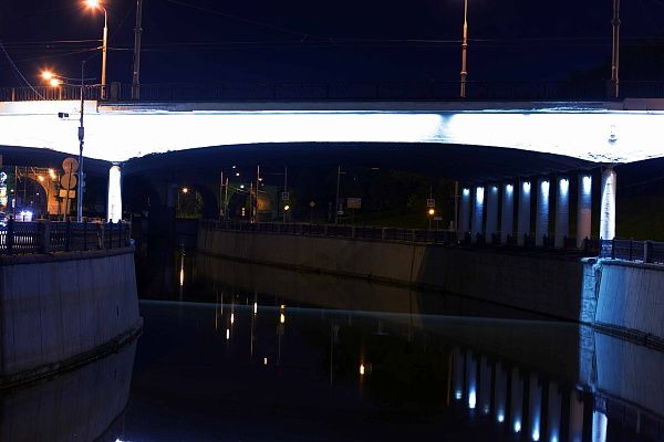 Костомаровский мост оснащен архитектурной подсветкой
